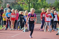 Malin Rötting (Nr. 389) verbesserte mit 3,43 m im Weitsprung in Euskirchen eine ihrer persönlichen Bestleistungen und kam auch in diesem Wettbewerb auf den zweiten Platz.