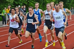 zi08: Den schnellsten 800m-Lauf gewann Arne Achmus (271, Delmenhorster TV, 1:55,36 min).
