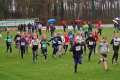 Start der weiblichen Kinder über die 860m.