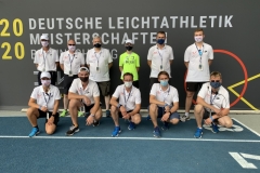 Von der Hitze erschöpft, aber sehr zufrieden stellten sich die Zevener Freiwilligen zum
Gruppenbild. Alle hoffen darauf, bei den Europäischen Meisterschaften 2022 in München
wieder dabei sein zu können.