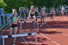 400m Hürden Finale der WJ U20. Es gewann Anna Lindenau (4.v.li., SV Friedrichsgabe, 62,24 sec).