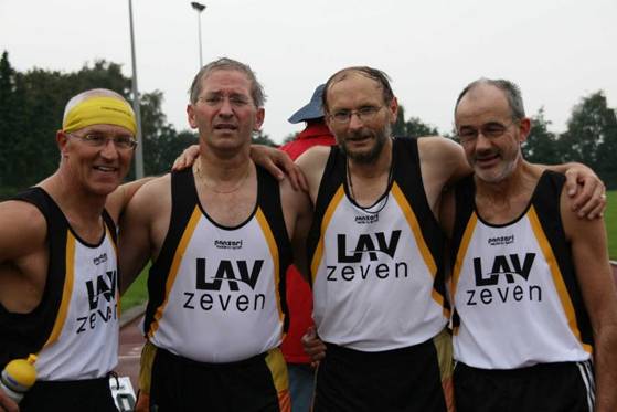4x200m Staffel: v.l.n.r.: Hans-Georg Müller, Jürgen Umann, Joachim Hickisch, Helmut Meier