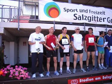 Siegerehrung 100m M45 v.l.n.r. Czeslaw Pradzynski, Manfred Hiller, Ingo Heinze, Gerhard Seelhorst, Carsten Weincke, Jürgen Jeske, Jürgen Neydek
