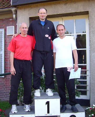 Siegerehrung Fünfkampf M 55 v.l.n.r.: Gerd Remmers, Joachim Hickisch und Ingo Kaun