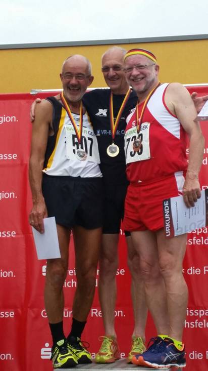  Helmut Meier, Karl Dorschner und Wilfried Heckner Siegerehrung 100m M65
