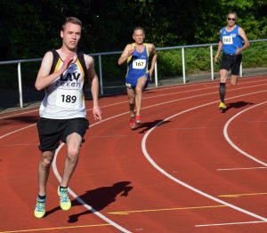 zi03: Steffen Meinke (Nr. 189) war mit seiner Leistung im 400m-Lauf zufrieden.