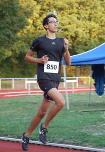 Der Zevener Jay Bohnsle siegte im 800m-Lauf der männlichen Jugend U18.