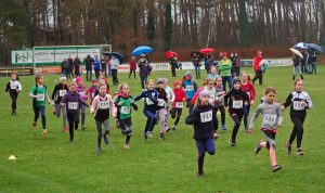 Start der weiblichen Kinder über die 860m.