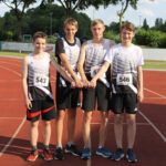 Simon-Gerard Bartosch, Tjelle Haber, Linus Hennig und Noah Alexander Meyer (v.li.) liefen in Lingen als Staffel über die 4x100m.
