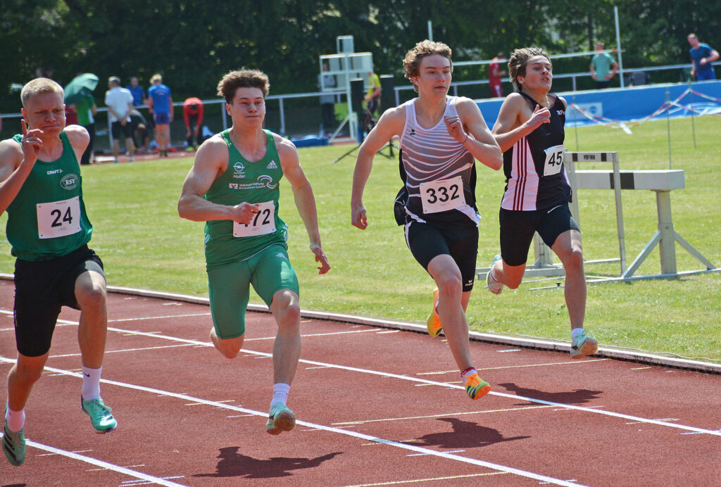 Noah Alexander Meyer (Nr. 332) lief mit 23,84 sec. über die 200m eine neue persönliche Bestzeit.